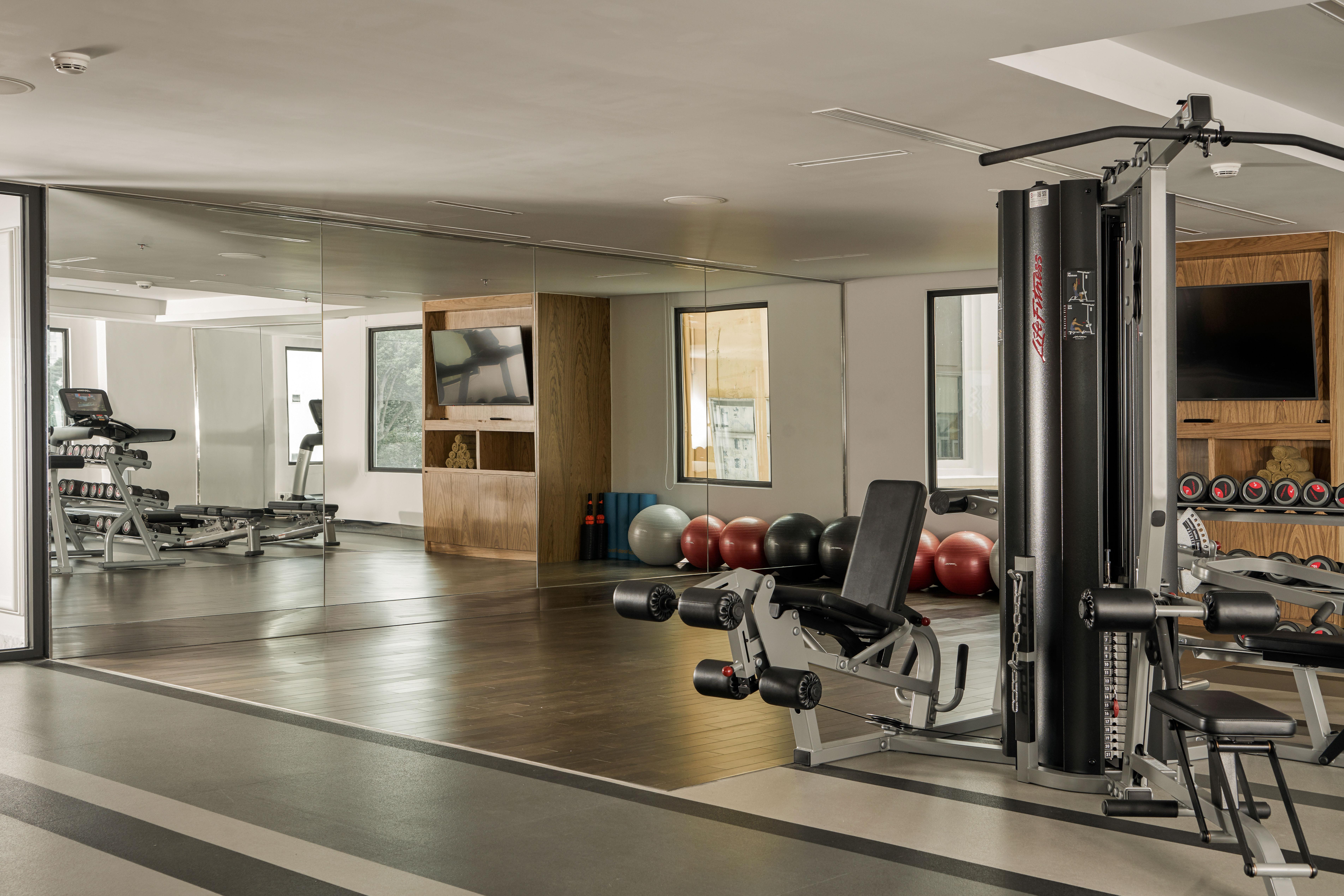 Mai House Saigon Hotel Thành Pho Ho Chí Minh Esterno foto The gym at The Standard East Village