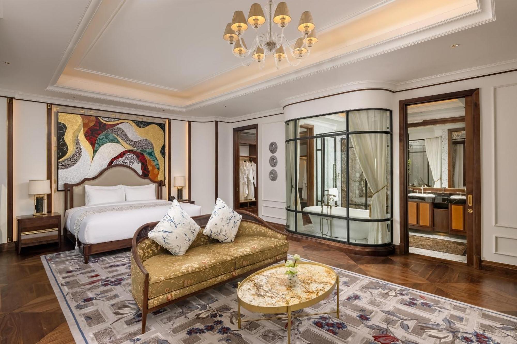 Mai House Saigon Hotel Thành Pho Ho Chí Minh Esterno foto A bedroom at The St. Regis Mumbai