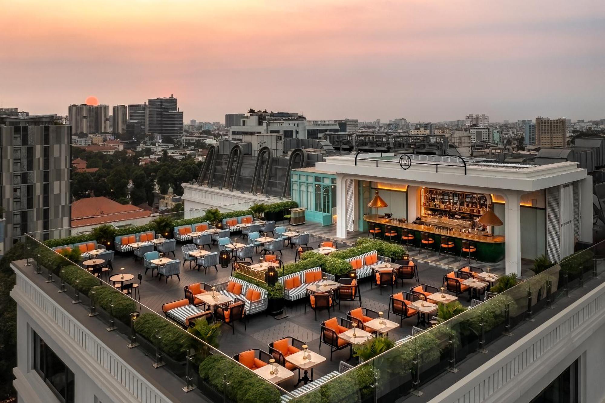 Mai House Saigon Hotel Thành Pho Ho Chí Minh Esterno foto The rooftop bar at the hotel
